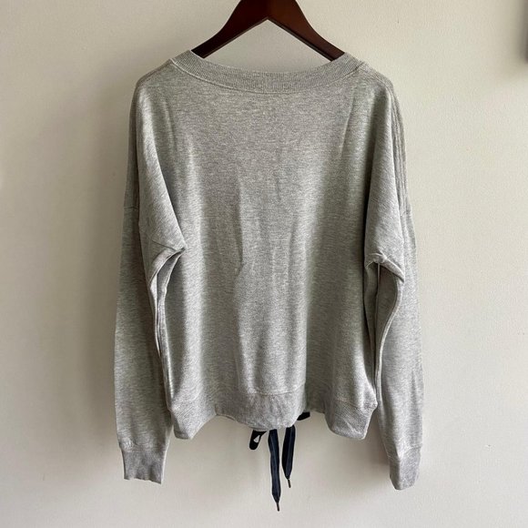 🧘🏼♀️2x HP!🧘🏼♀️ Beyond Yoga Heather Gray V-Neck Sweatshirt w/ Black Tie - Picture 2 of 7